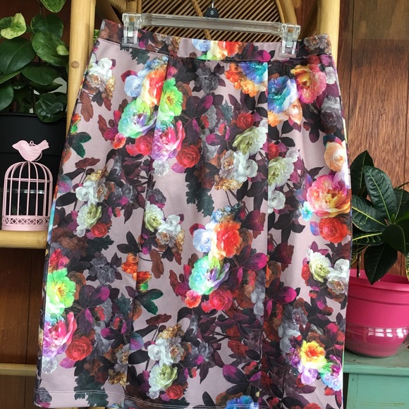 simonton says Dresses & Skirts - simonton says floral women skirt